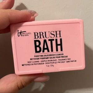 IT Cosmetics- Purifying Solid Brush Cleanser